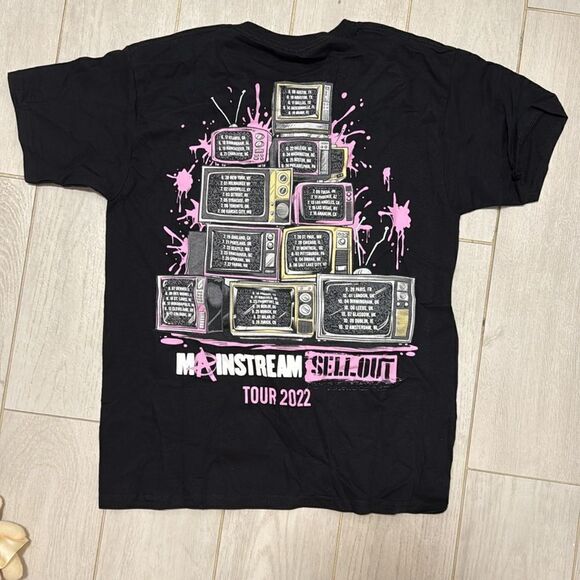 New machine gun Kelly tour tee XS - Picture 4 of 4